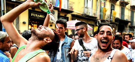 incontri gay a napoli|NAPOLI GAY & LESBIAN BY NIGHT